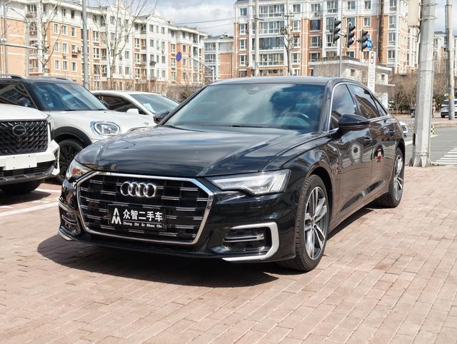 Audi A6L 2023, 2 л турбо, робот (DCT), передний, пробег 71 000 км — авто из Китая с пробегом