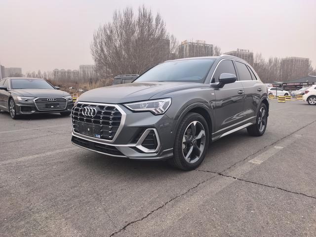 Audi Q3 2022, 1.4 л турбо, робот (DCT), передний, пробег 24 000 км — авто из Китая с пробегом