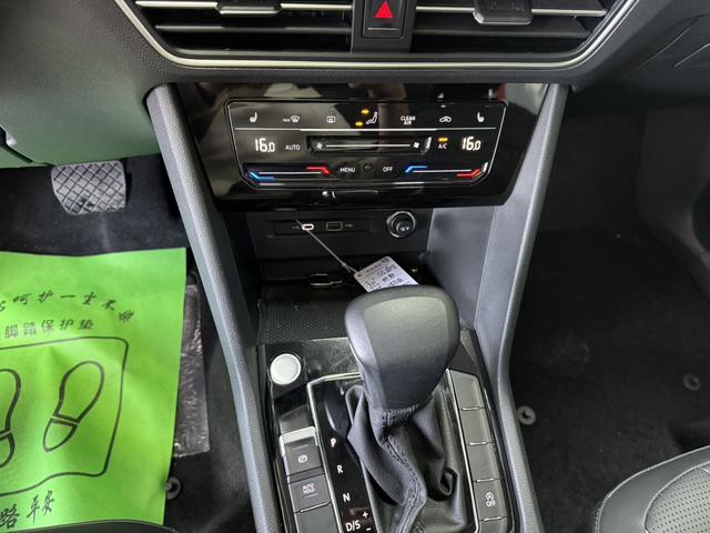 Volkswagen Tiguan 2023, фото 9