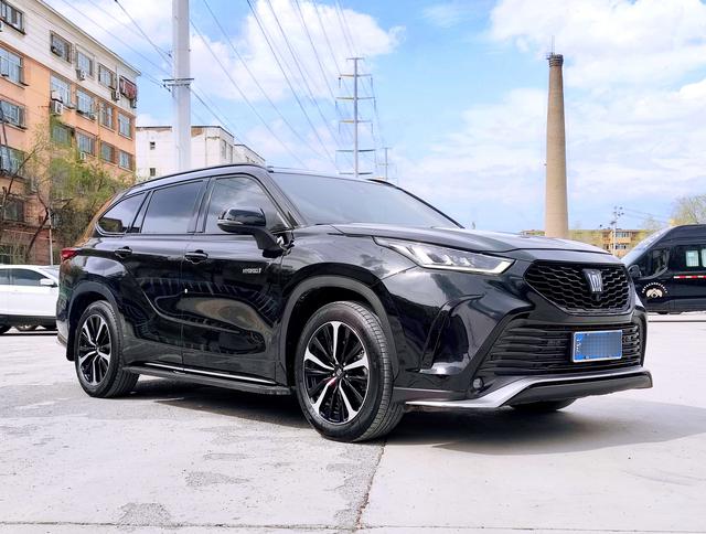 Toyota Crown 2023, фото 3