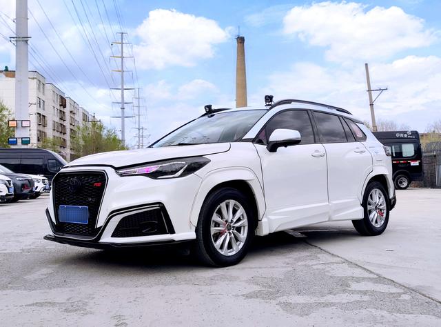 Toyota Corolla Cross 2024, 2 л, вариатор (CVT), передний, пробег 40 000 км — авто из Китая с пробегом