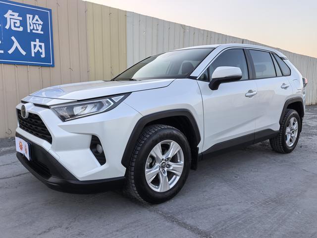 Toyota RAV4 2022, 2 л, вариатор (CVT), передний, пробег 55 000 км — авто из Китая с пробегом