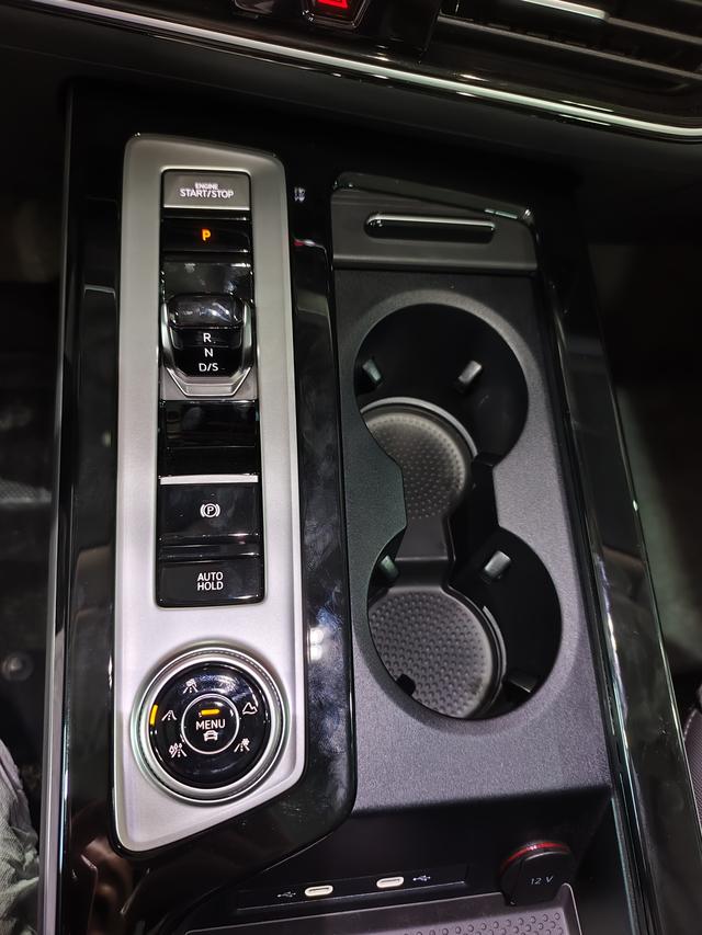 Volkswagen Tiguan 2025, фото 14
