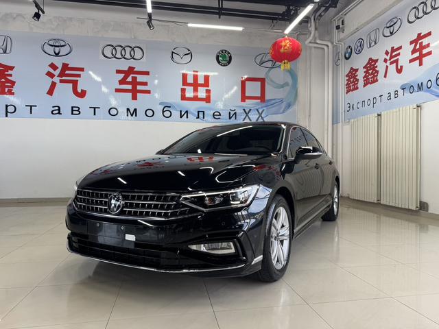 Volkswagen Passat 2023, 1.4 л турбо, робот (DCT), передний, пробег 36 000 км — авто из Китая с пробегом