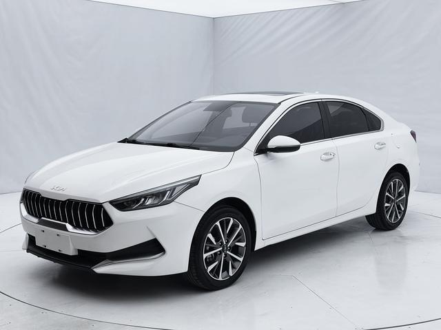 Kia K3 2021, 1.5 л, вариатор (CVT), передний, пробег 5 000 км — авто из Китая с пробегом