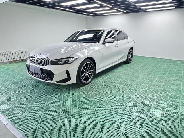 BMW 3 2023, 2 л турбо, автомат, задний, пробег 26 000 км — авто из Китая с пробегом