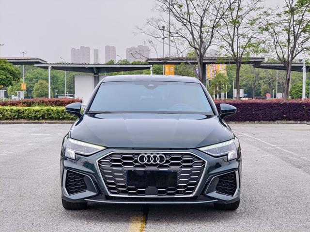 Audi A3 2023, фото 2