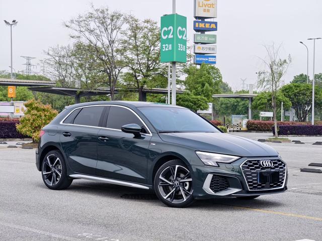 Audi A3 2023, фото 3