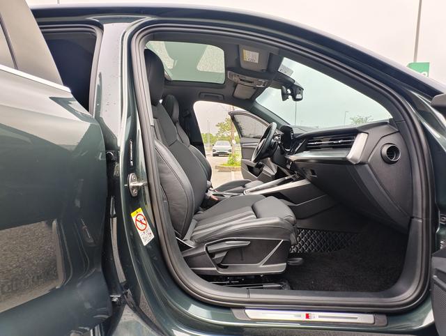 Audi A3 2023, фото 11