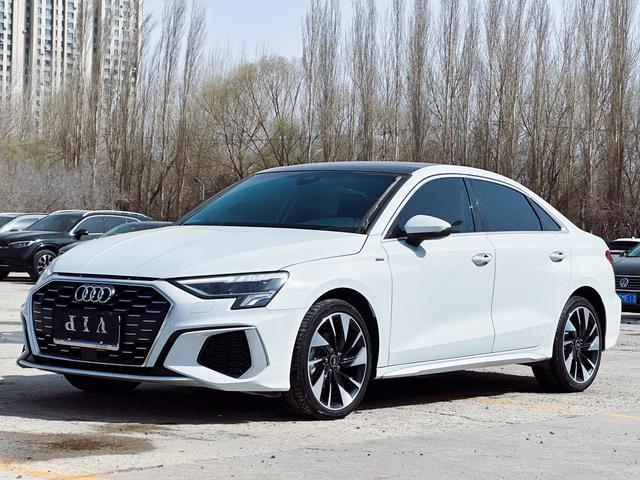 Audi A3 2022, 1.4 л турбо, робот (DCT), передний, пробег 31 000 км — авто из Китая с пробегом