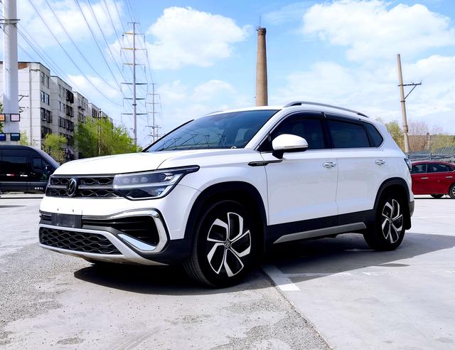 Volkswagen Tharu 2023, 1.5 л турбо, робот (DCT), передний, пробег 30 000 км — авто из Китая с пробегом