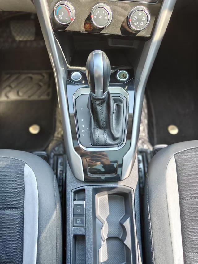 Volkswagen T-Roc 2022, фото 16