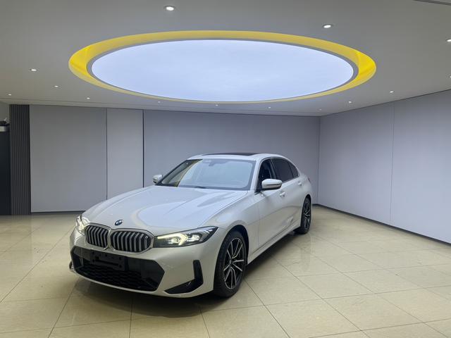 BMW 3 2023, 2 л турбо, автомат, задний, пробег 40 000 км — авто из Китая с пробегом