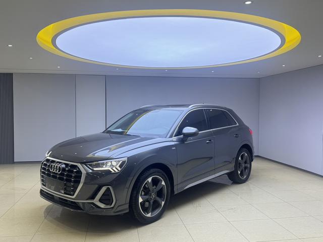 Audi Q3 2022, 1.4 л турбо, робот (DCT), передний, пробег 33 000 км — авто из Китая с пробегом