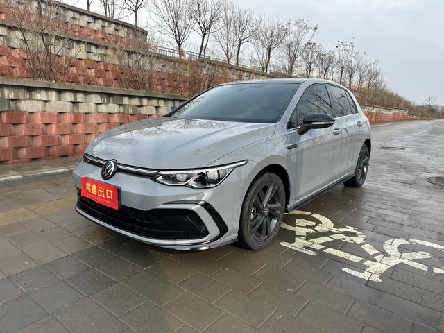 Volkswagen Golf 2021, 1.4 л турбо, робот (DCT), передний, пробег 38 000 км — авто из Китая с пробегом