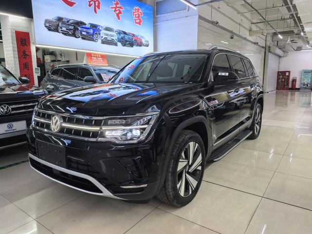 Volkswagen Teramont 2023, 2 л турбо, робот (DCT), полный, пробег 49 000 км — авто из Китая с пробегом