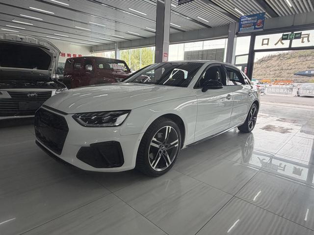 Audi A4L 2022, 2 л турбо, робот (DCT), передний, пробег 70 000 км — авто из Китая с пробегом
