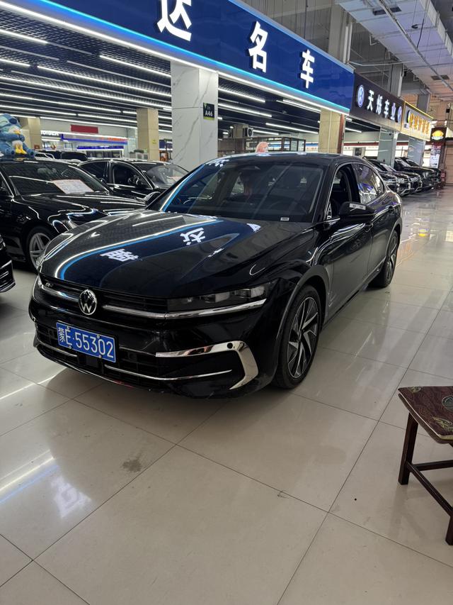 Volkswagen Passat 2024, 2 л турбо, робот (DCT), передний, пробег 7 000 км — авто из Китая с пробегом