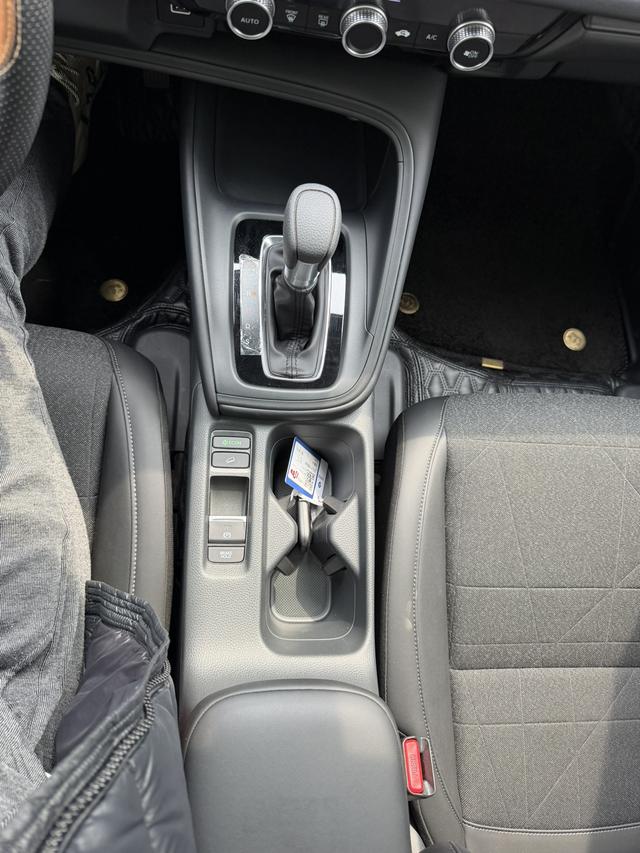 Honda Vezel 2023, фото 16
