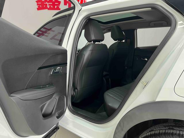 Peugeot 2008 2022, фото 15