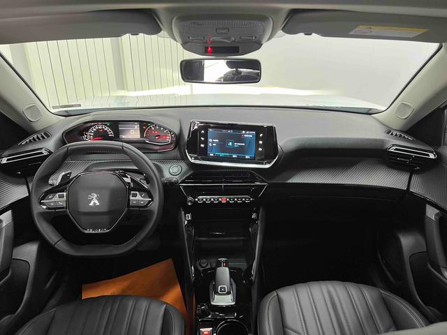 Peugeot 2008 2022, фото 16