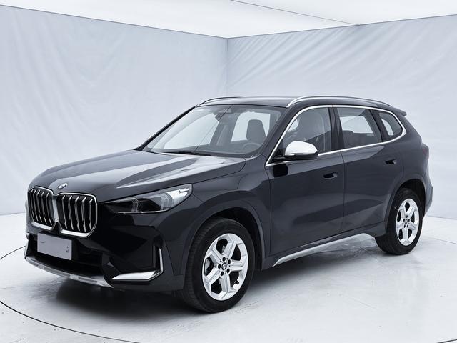 BMW X1 2023, 1.5 л турбо, робот (DCT), передний, пробег 39 900 км — авто из Китая с пробегом