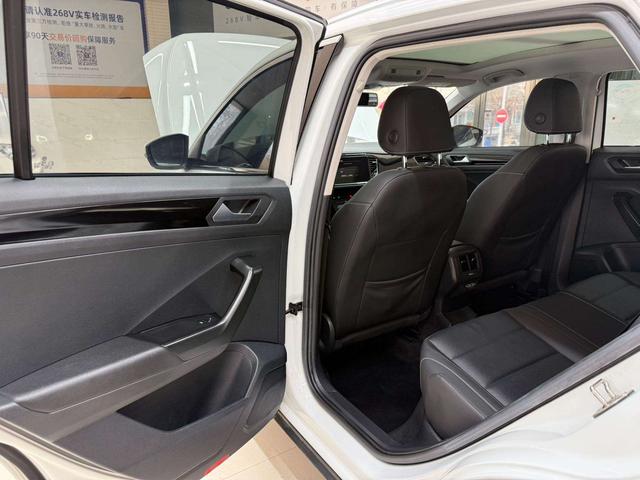 Volkswagen T-Roc 2022, фото 17