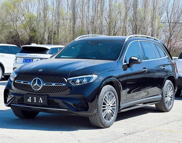 Mercedes-Benz GLC 2024, 2 л турбо, автомат, полный, пробег 31 700 км — авто из Китая с пробегом