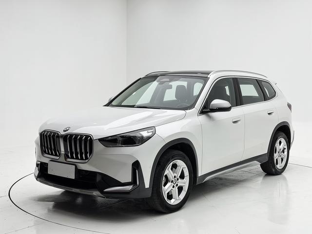 BMW X1 2023, 1.5 л турбо, робот (DCT), передний, пробег 37 000 км — авто из Китая с пробегом