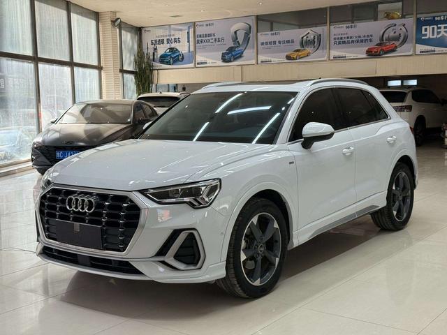 Audi Q3 2023, 1.4 л турбо, робот (DCT), передний, пробег 8 000 км — авто из Китая с пробегом