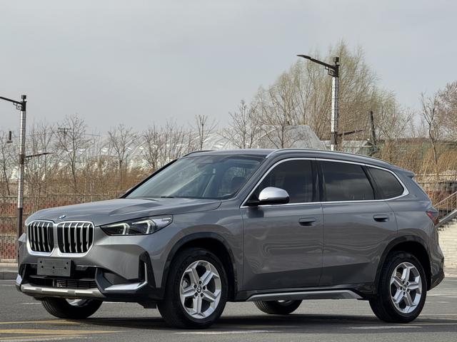 BMW X1 2023, 1.5 л турбо, робот (DCT), передний, пробег 39 000 км — авто из Китая с пробегом