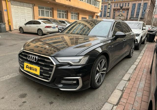 Audi A6L 2024, 2 л турбо, робот (DCT), передний, пробег 67 000 км — авто из Китая с пробегом