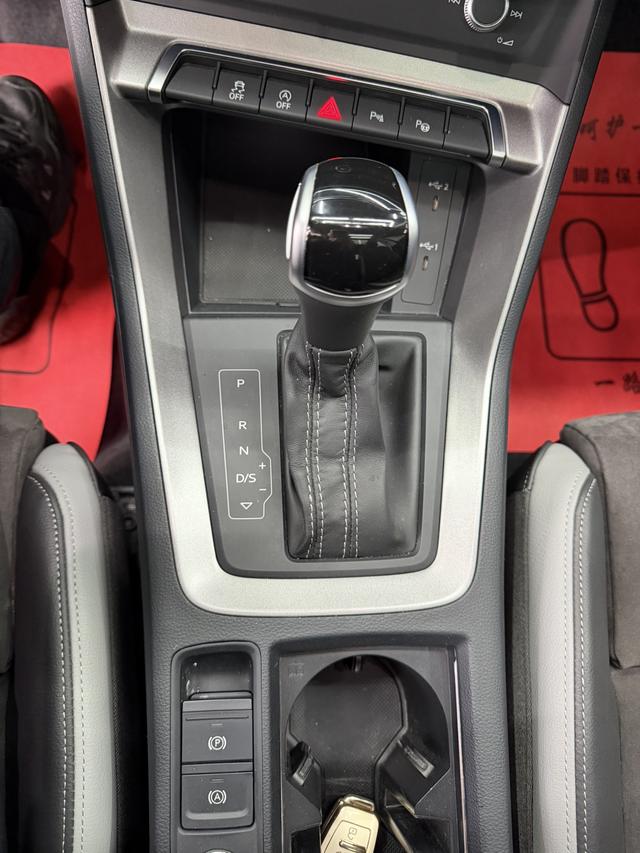 Audi Q3 2022, фото 9