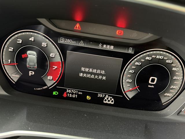 Audi Q3 2022, фото 11