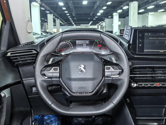 Peugeot 2008 2022, фото 11