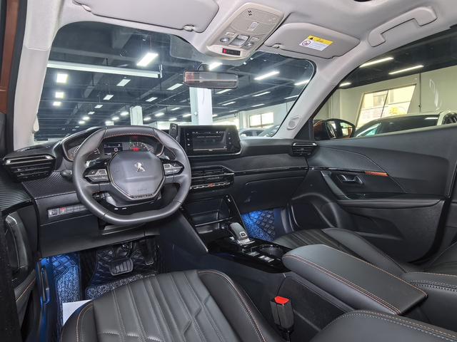 Peugeot 2008 2022, фото 13