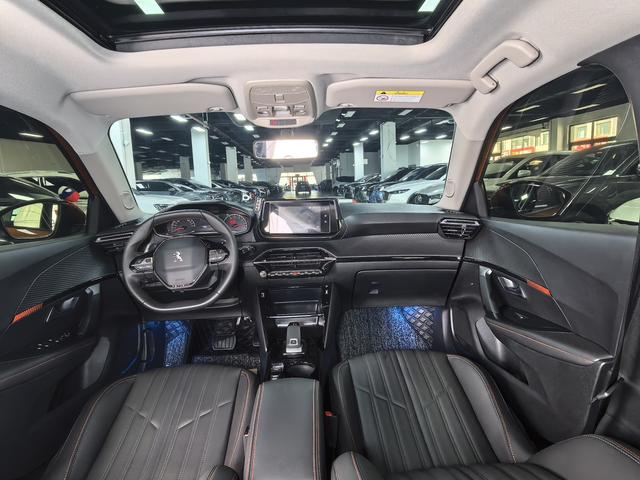 Peugeot 2008 2022, фото 14