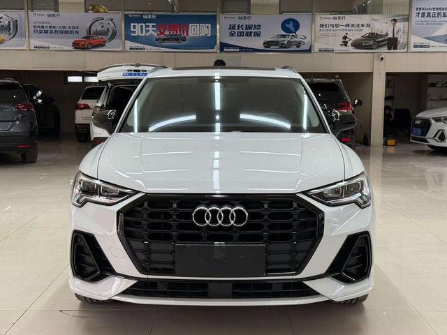 Audi Q3 2023, фото 2