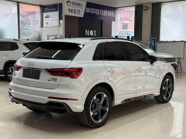 Audi Q3 2023, фото 4