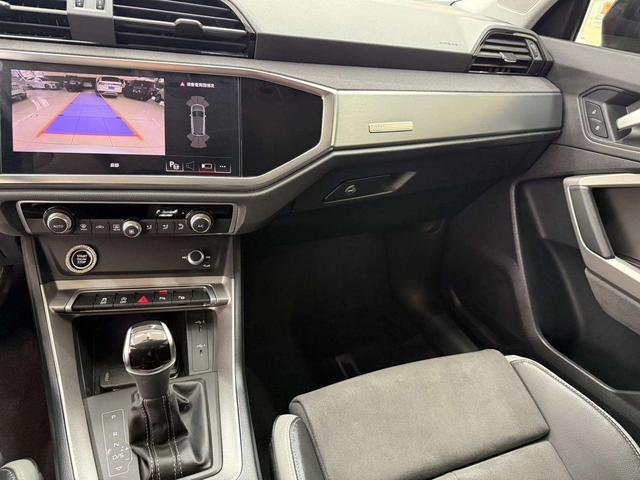 Audi Q3 2023, фото 12
