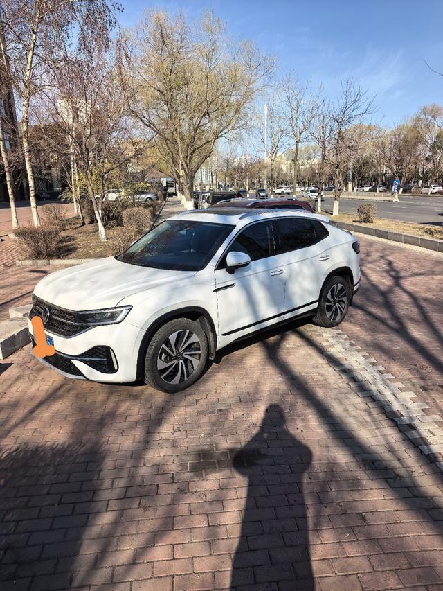 Volkswagen Tayron 2023, 2 л турбо, робот (DCT), передний, пробег 62 000 км — авто из Китая с пробегом