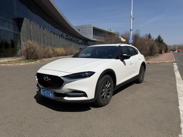 Mazda CX-4 2021, 2 л, автомат, передний, пробег 20 000 км — авто из Китая с пробегом