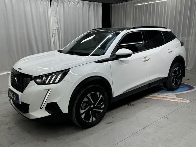 Peugeot 2008 2022, 1.2 л турбо, робот (DCT), передний, пробег 28 000 км — авто из Китая с пробегом