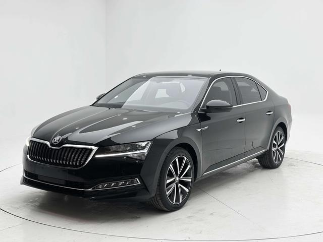 Skoda Superb 2023, 1.4 л турбо, робот (DCT), передний, пробег 31 000 км — авто из Китая с пробегом