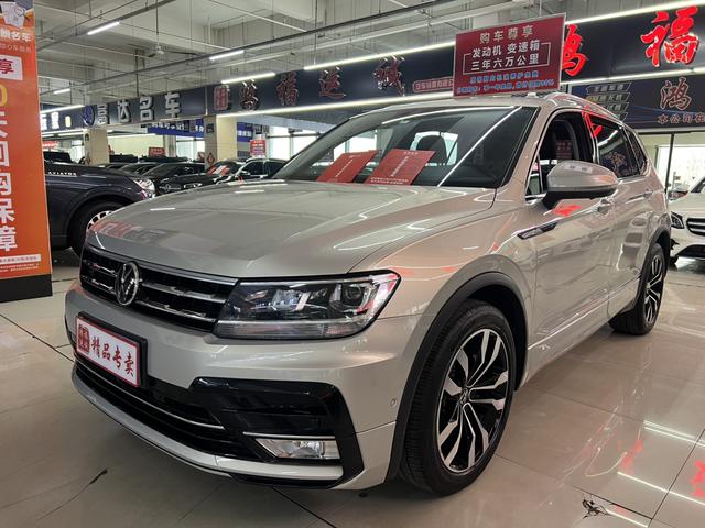 Volkswagen Tiguan 2021, 2 л турбо, робот (DCT), передний, пробег 84 000 км — авто из Китая с пробегом