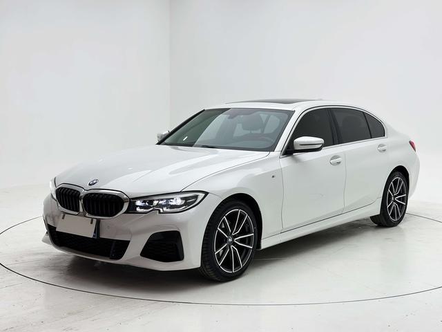 BMW 3 2022, 2 л турбо, автомат, задний, пробег 39 000 км — авто из Китая с пробегом