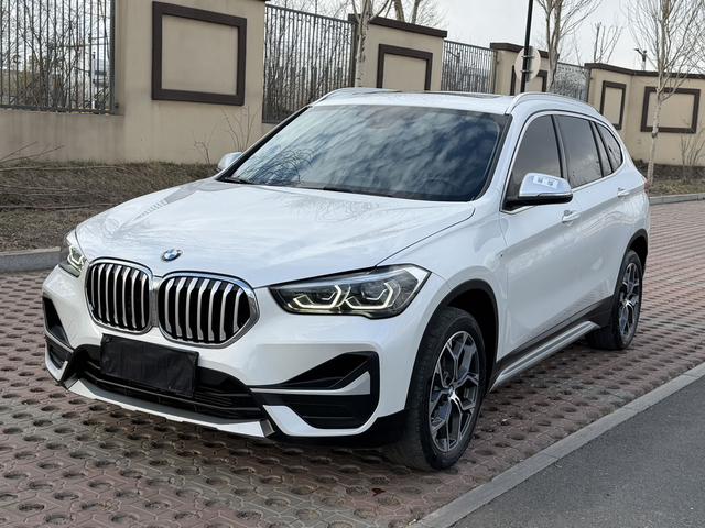 BMW X1 2022, 1.5 л турбо, робот (DCT), передний, пробег 23 000 км — авто из Китая с пробегом