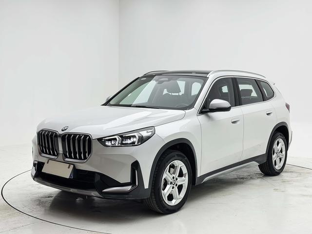 BMW X1 2023, 1.5 л турбо, робот (DCT), передний, пробег 57 000 км — авто из Китая с пробегом