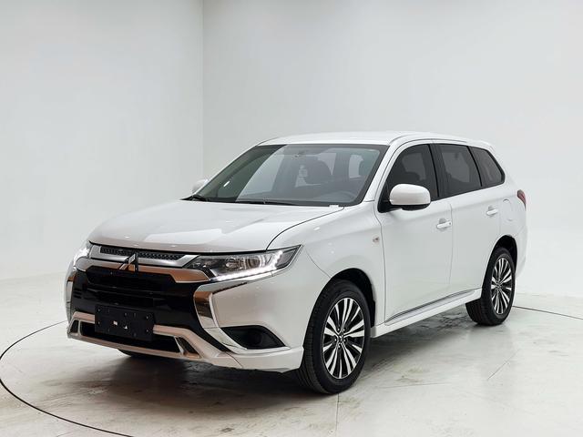 Mitsubishi Outlander 2021, 2 л, вариатор (CVT), передний, пробег 37 000 км — авто из Китая с пробегом