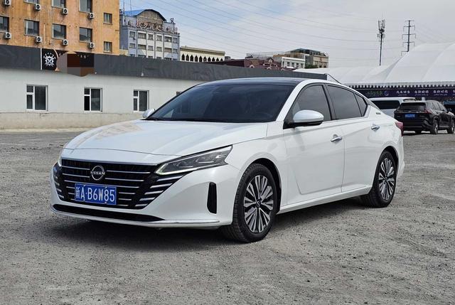 Nissan Teana 2022, 2 л, вариатор (CVT), передний, пробег 31 000 км — авто из Китая с пробегом